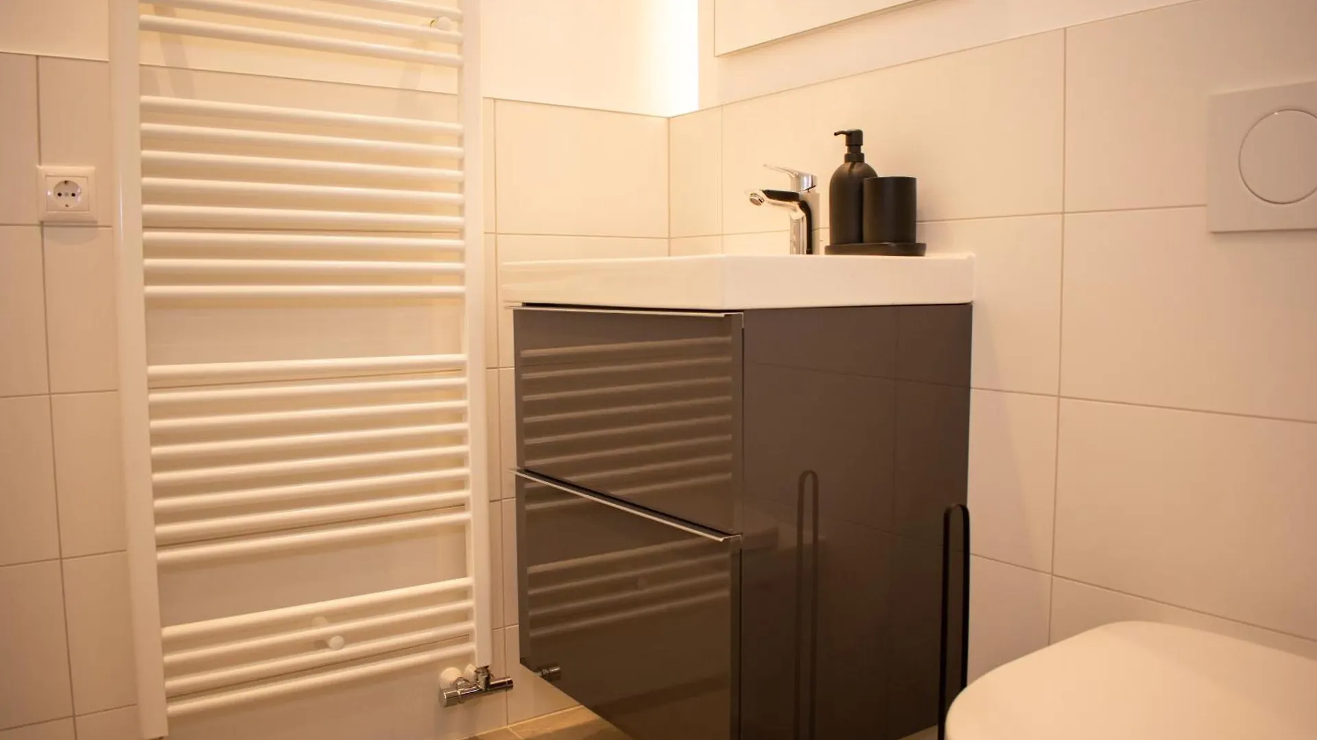 Luxury Cozy 2 Bdr Downtown Apt.3 بودابست المجر